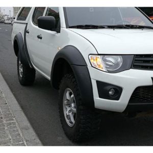 Расширители колёсных арок Mitsubishi L200 2010-2014 длинный кузов